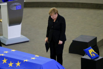 Ангела Меркель умерла