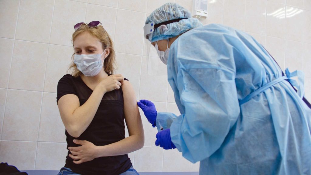Где вакцинироваться в Челябинске быстро