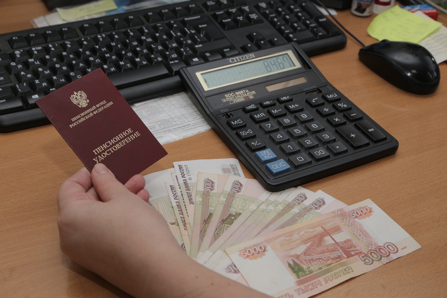 Выплатят ли путинские 10000 пенсионерам в ноябре 2021 года — последние новости из Кремля