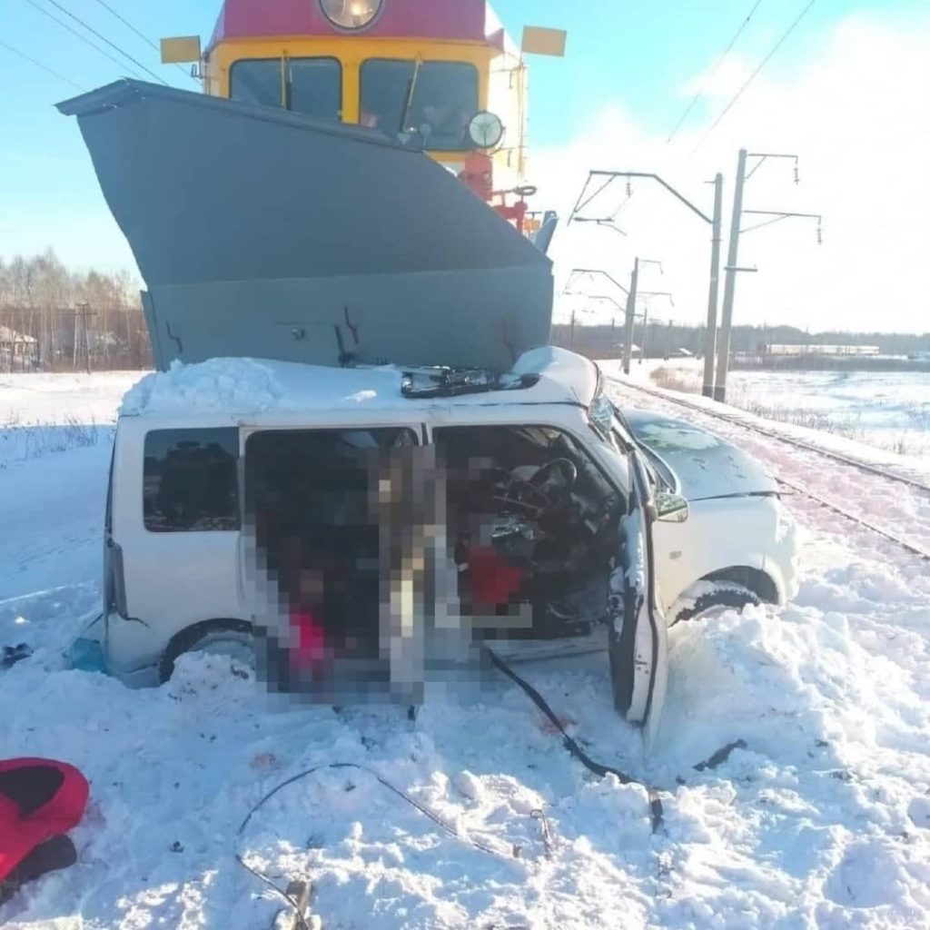 При аварии с поездом сегодня в Тальменском районе Алтайского края погибло трое детей