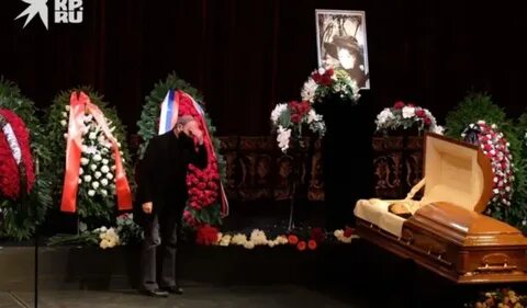 Фото и видео с похорон Нины Ургант