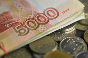 Минимальная оплата труда с 1 января 2022 года увеличится на тысячу рублей