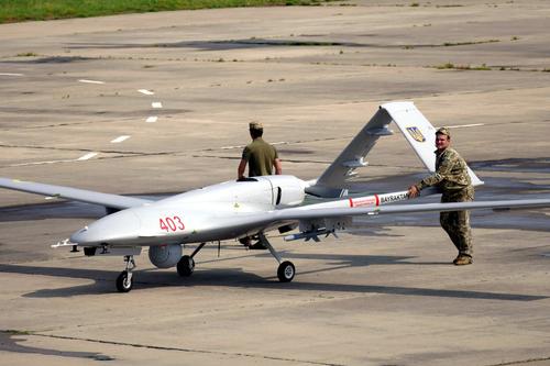 Avia.pro: Украина могла получить от Турции дроны Bayraktar TB2S, которые способны эффективно противостоять российским системам РЭБ