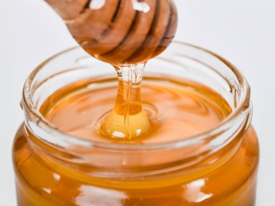 Диетолог призвал не злоупотреблять медом в холодное время года