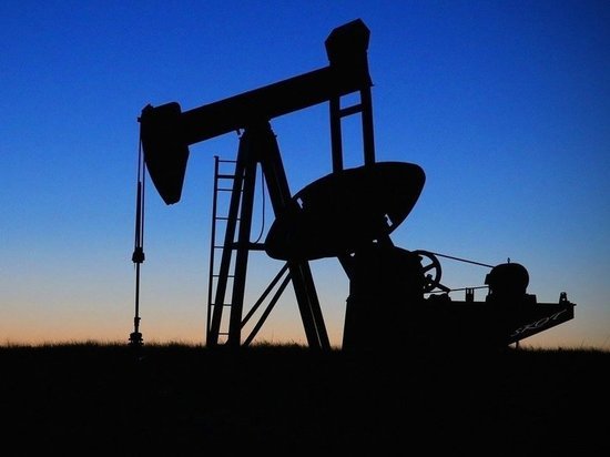 Нефть марки WTI пробила планку в 80 долларов за баррель