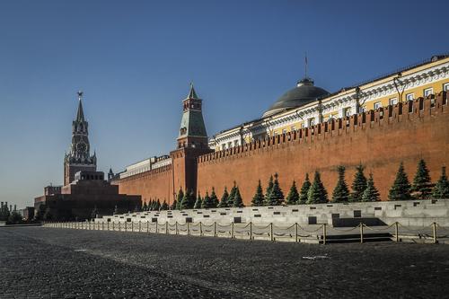 Вице-спикер Госдумы Чернышов: кладбищу не место на Красной площади