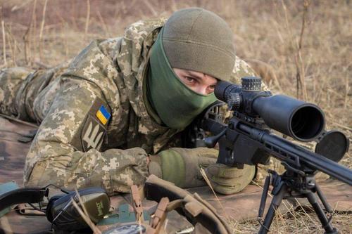 ВСУ увеличивают число снайперов на Донбассе 