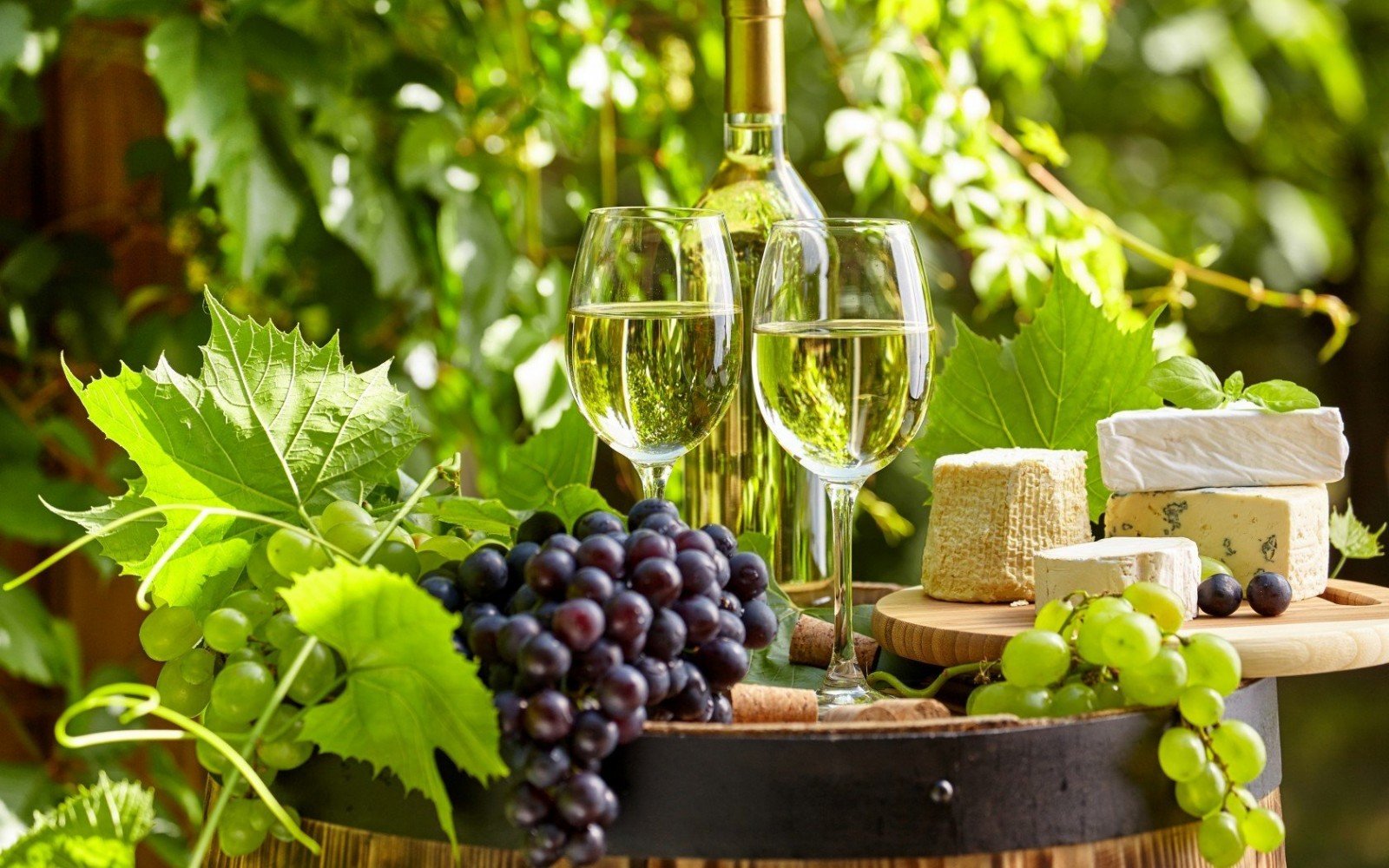 18 февраля отмечается необычный праздник - Международный день вина