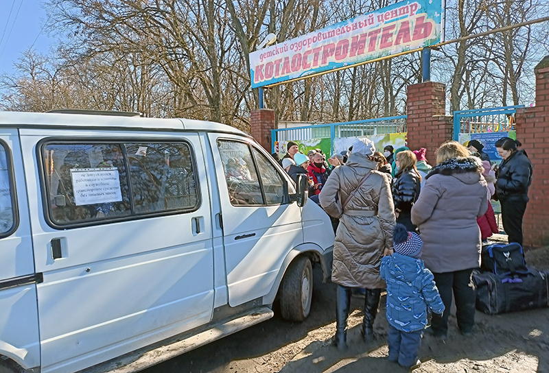 Большинство россиян поддерживают приём беженцев из Донбасса - исследование ВЦИОМ