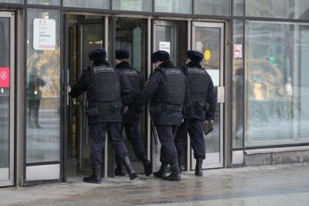 В московском метро пассажиры избили двух полицейских - когда, кто