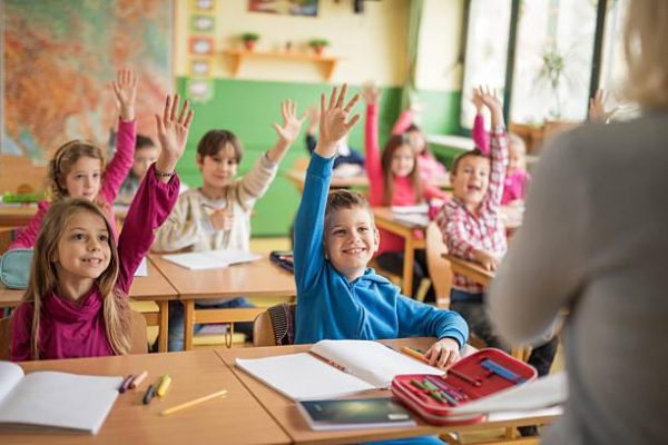 Школьные выплаты по 10000 рублей от Путина: кто из детей школьного возраста получит деньги в августе 2022